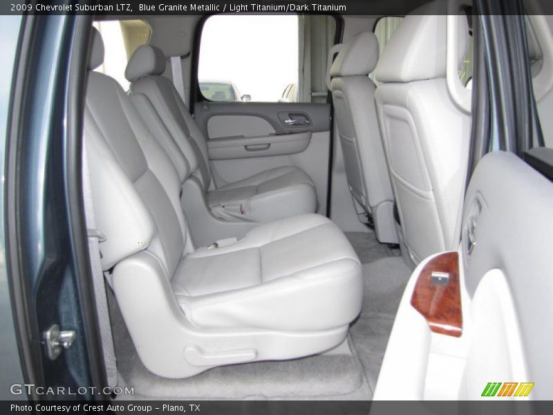  2009 Suburban LTZ Light Titanium/Dark Titanium Interior