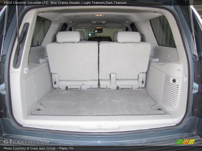  2009 Suburban LTZ Trunk