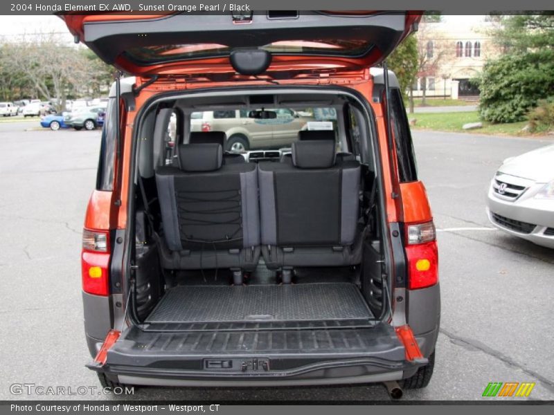  2004 Element EX AWD Trunk