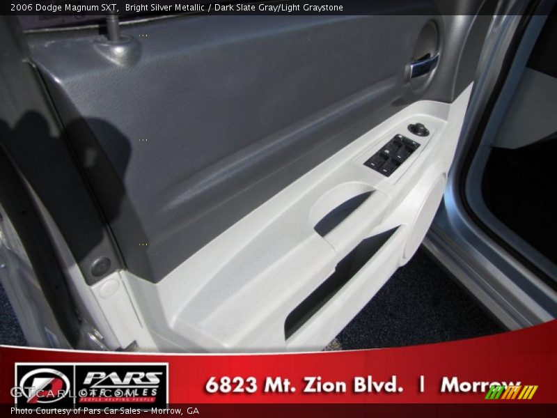 Bright Silver Metallic / Dark Slate Gray/Light Graystone 2006 Dodge Magnum SXT