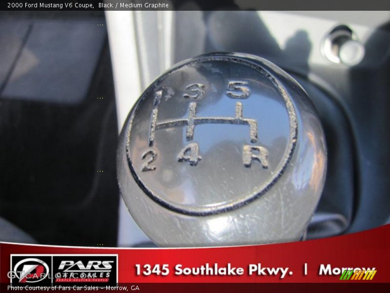 Black / Medium Graphite 2000 Ford Mustang V6 Coupe