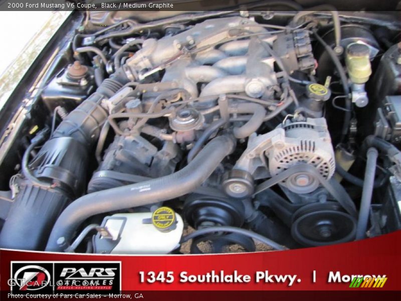Black / Medium Graphite 2000 Ford Mustang V6 Coupe