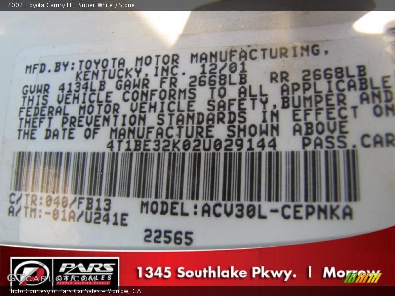 Super White / Stone 2002 Toyota Camry LE