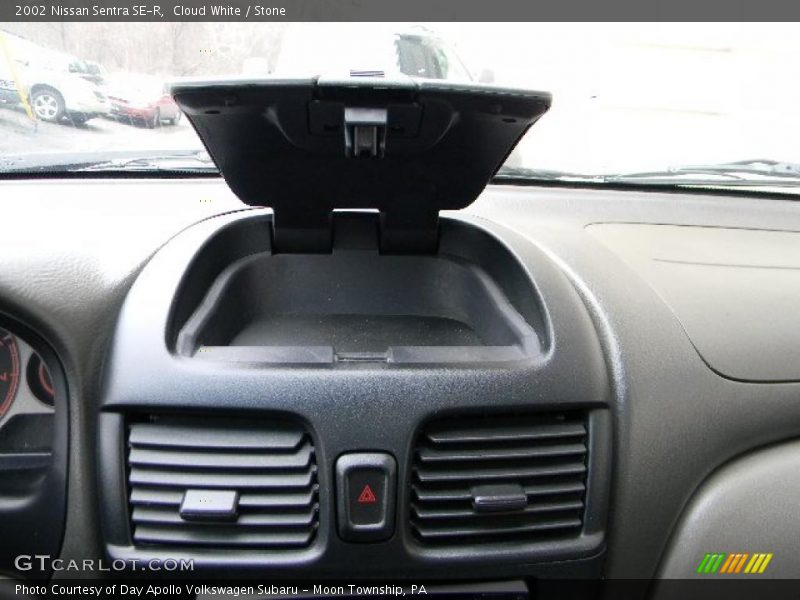 Cloud White / Stone 2002 Nissan Sentra SE-R