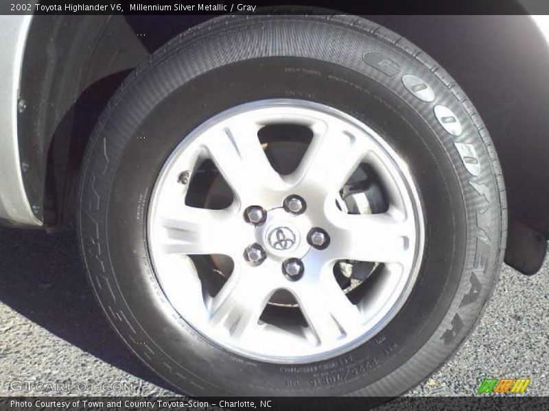 Millennium Silver Metallic / Gray 2002 Toyota Highlander V6