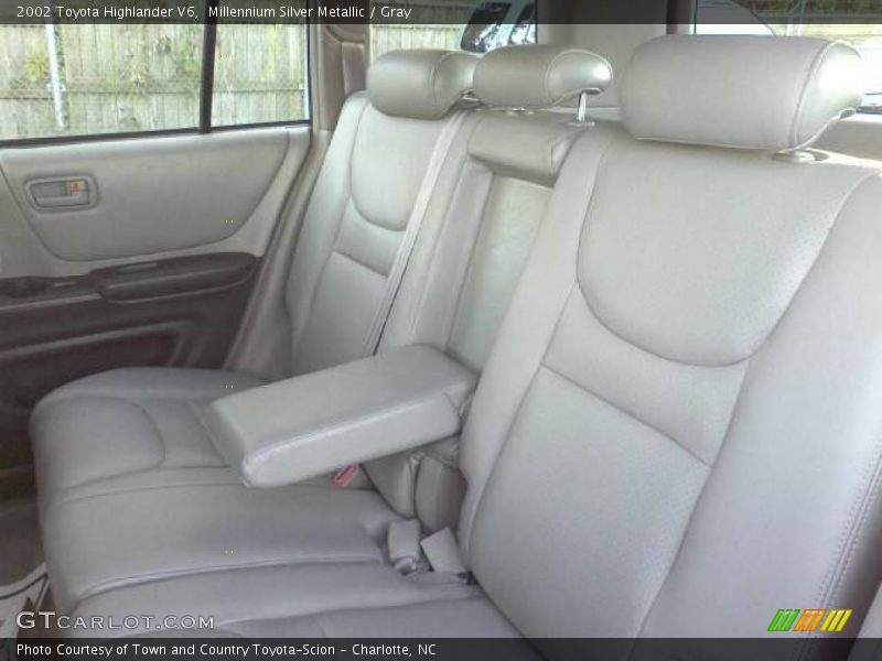Millennium Silver Metallic / Gray 2002 Toyota Highlander V6