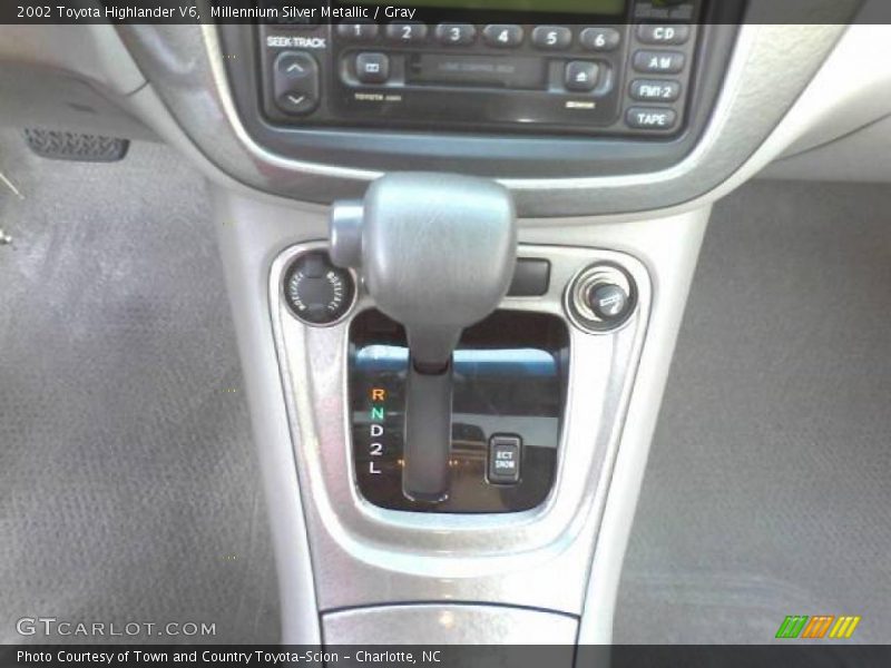 Millennium Silver Metallic / Gray 2002 Toyota Highlander V6