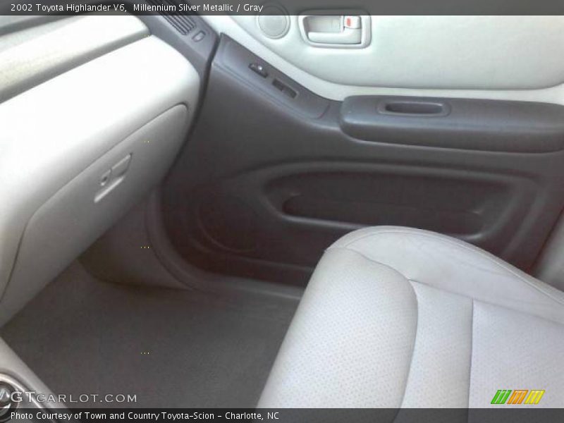 Millennium Silver Metallic / Gray 2002 Toyota Highlander V6