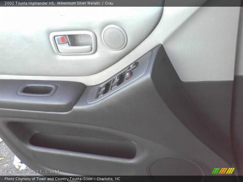 Millennium Silver Metallic / Gray 2002 Toyota Highlander V6