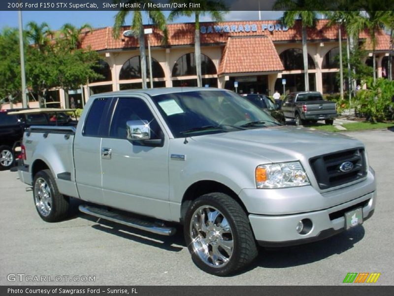 Front 3/4 View of 2006 F150 STX SuperCab