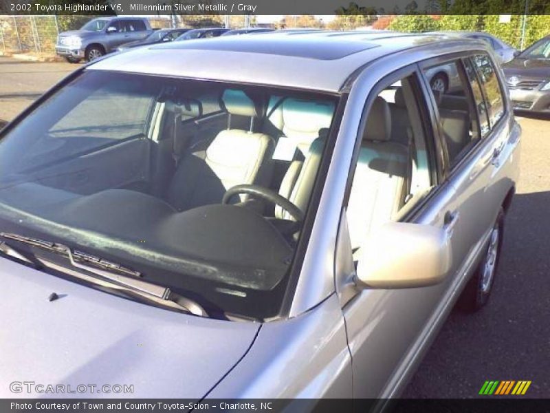 Millennium Silver Metallic / Gray 2002 Toyota Highlander V6