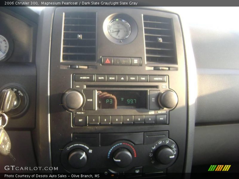 Magnesium Pearlcoat / Dark Slate Gray/Light Slate Gray 2006 Chrysler 300