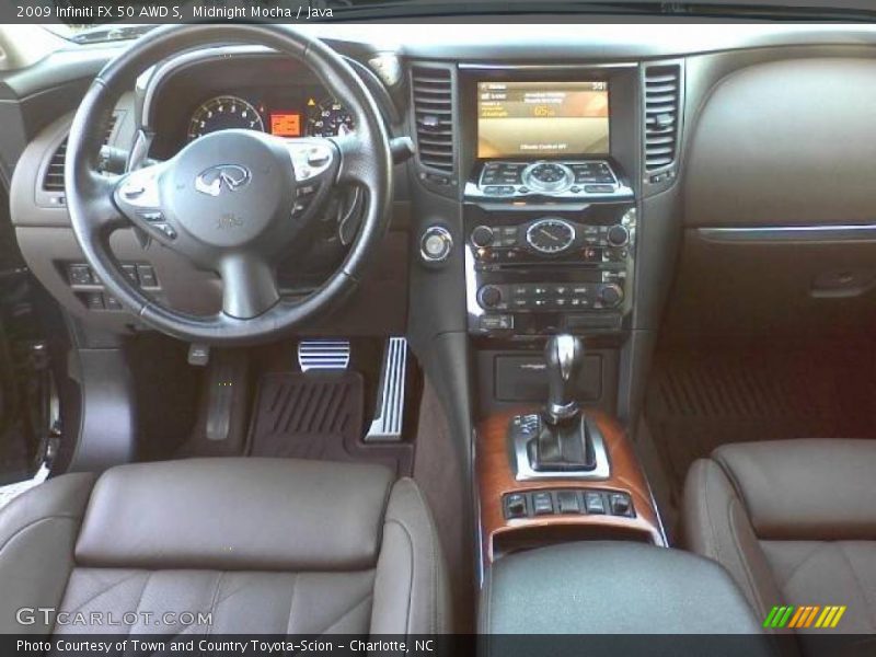 Dashboard of 2009 FX 50 AWD S