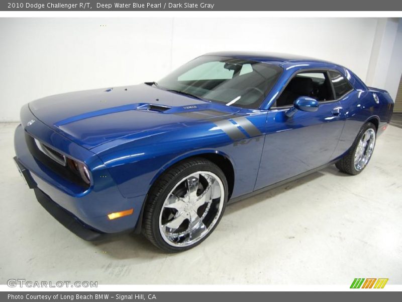 Front 3/4 View of 2010 Challenger R/T