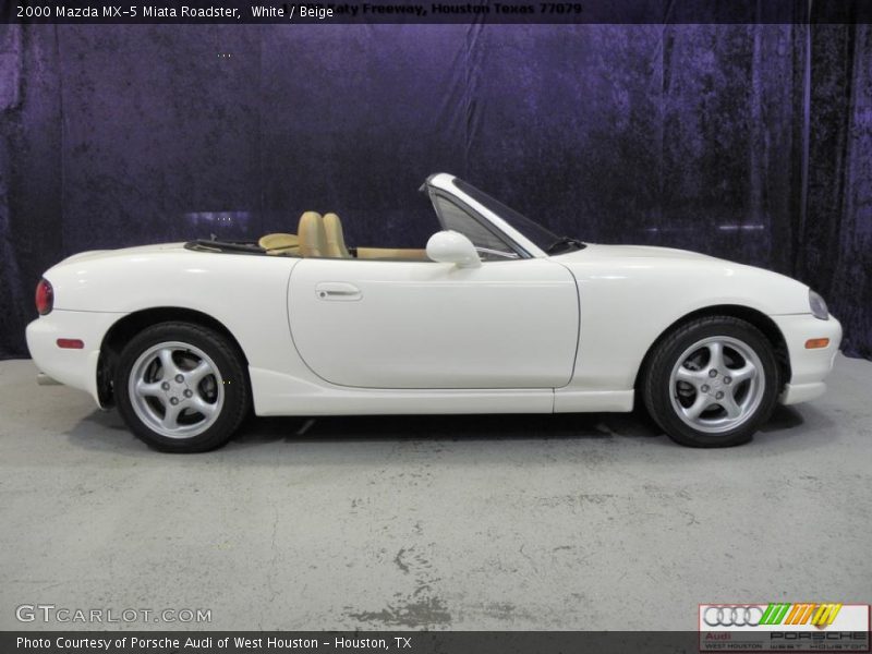 White / Beige 2000 Mazda MX-5 Miata Roadster