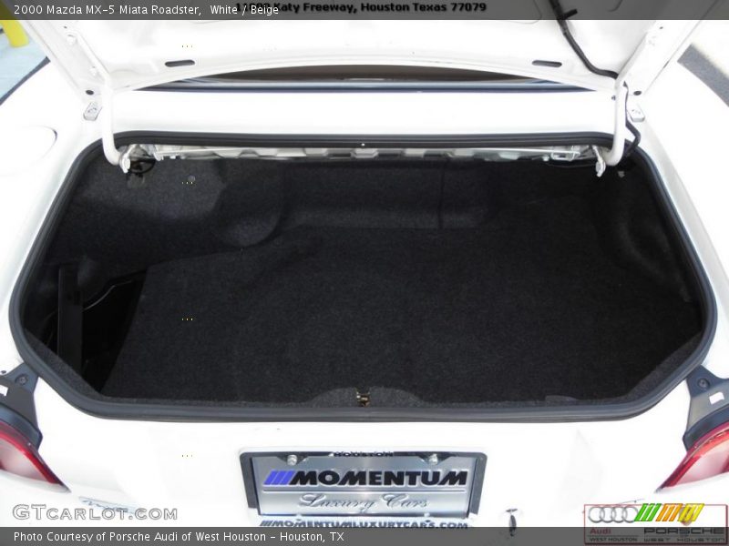 White / Beige 2000 Mazda MX-5 Miata Roadster