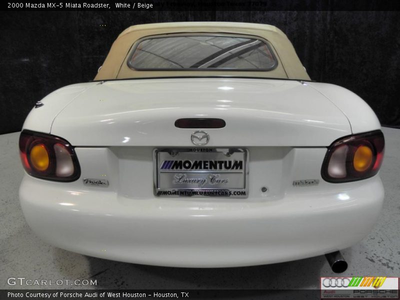 White / Beige 2000 Mazda MX-5 Miata Roadster