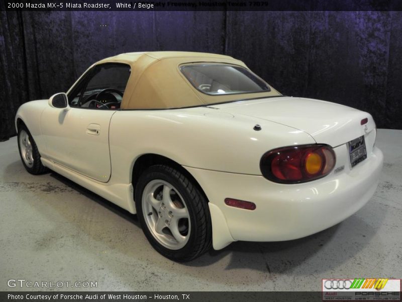 White / Beige 2000 Mazda MX-5 Miata Roadster