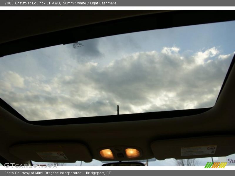 Summit White / Light Cashmere 2005 Chevrolet Equinox LT AWD