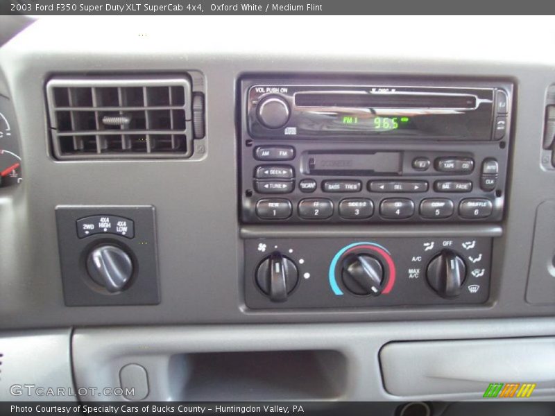 Controls of 2003 F350 Super Duty XLT SuperCab 4x4