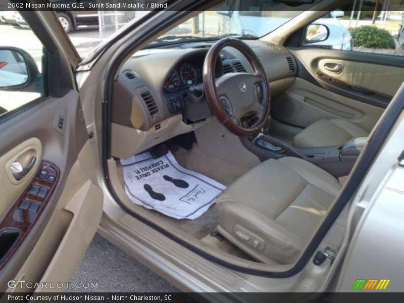 Sunlit Sand Metallic / Blond 2002 Nissan Maxima GLE