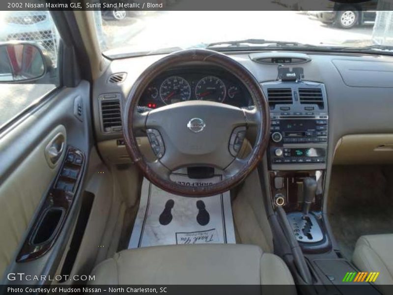 Sunlit Sand Metallic / Blond 2002 Nissan Maxima GLE