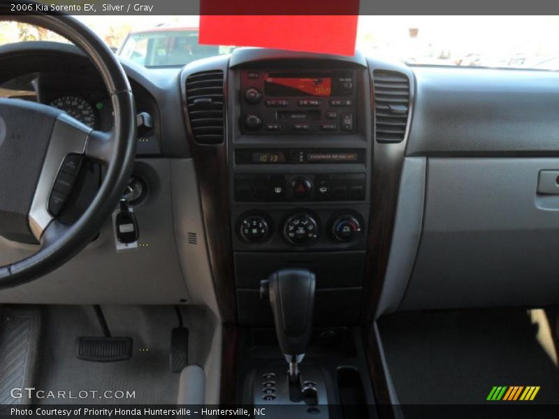 Silver / Gray 2006 Kia Sorento EX