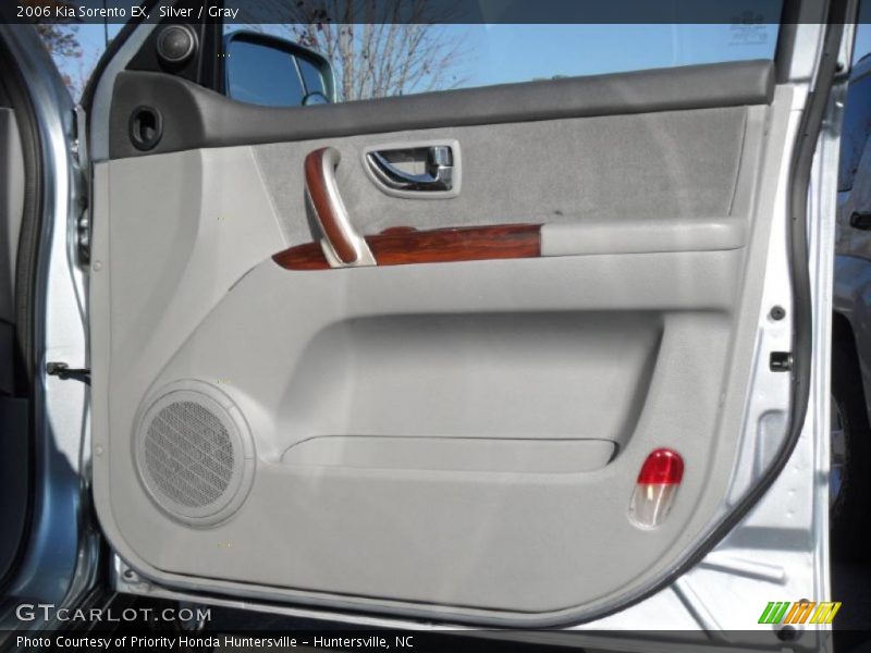 Silver / Gray 2006 Kia Sorento EX