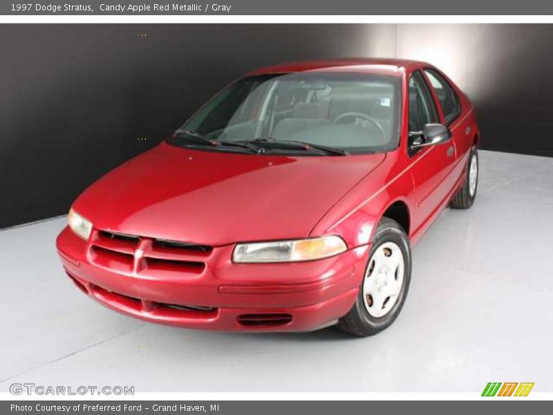 Front 3/4 View of 1997 Stratus 