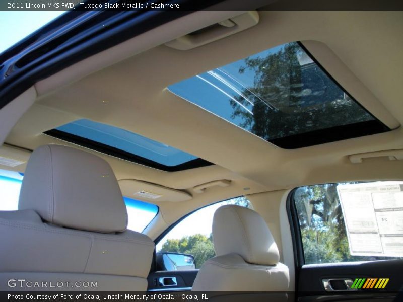Sunroof of 2011 MKS FWD