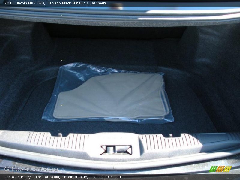 Tuxedo Black Metallic / Cashmere 2011 Lincoln MKS FWD
