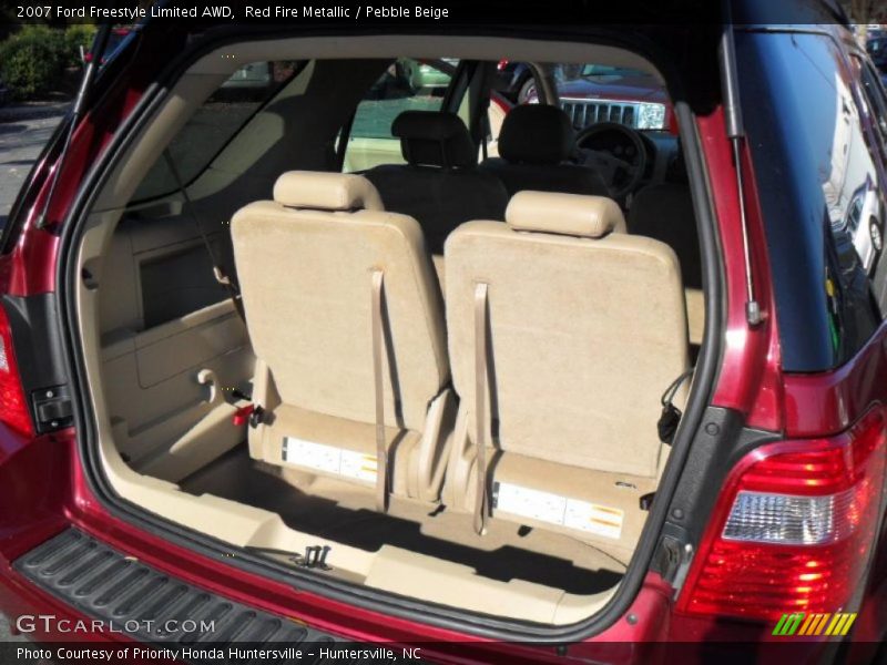  2007 Freestyle Limited AWD Trunk