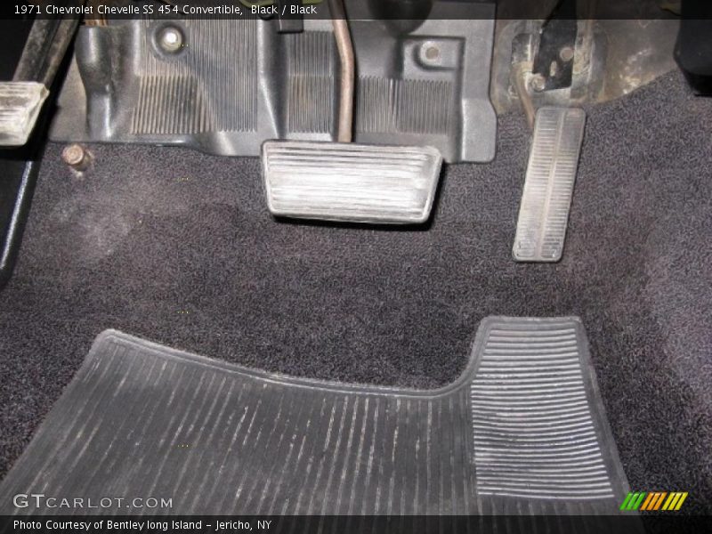 Controls of 1971 Chevelle SS 454 Convertible