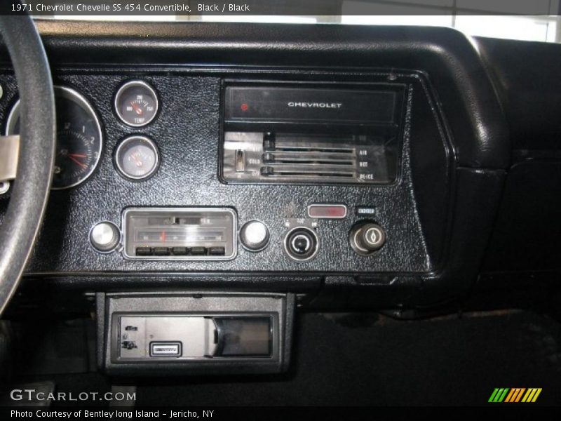 Controls of 1971 Chevelle SS 454 Convertible