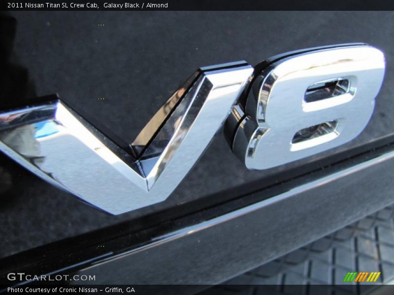  2011 Titan SL Crew Cab Logo