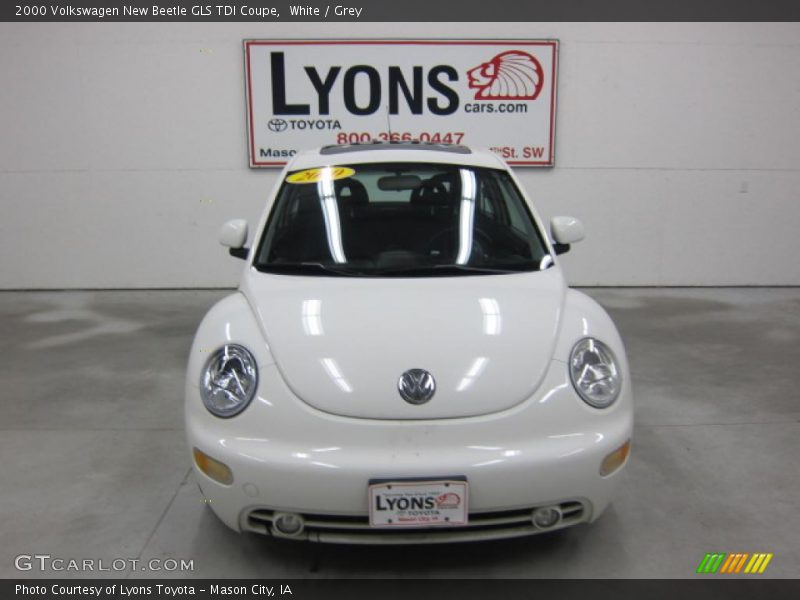 White / Grey 2000 Volkswagen New Beetle GLS TDI Coupe