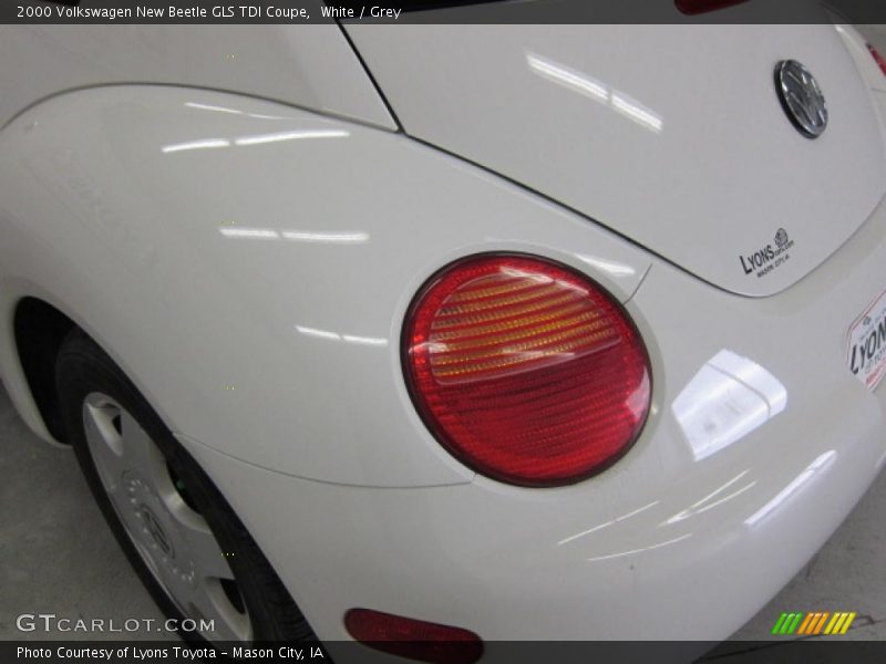 White / Grey 2000 Volkswagen New Beetle GLS TDI Coupe