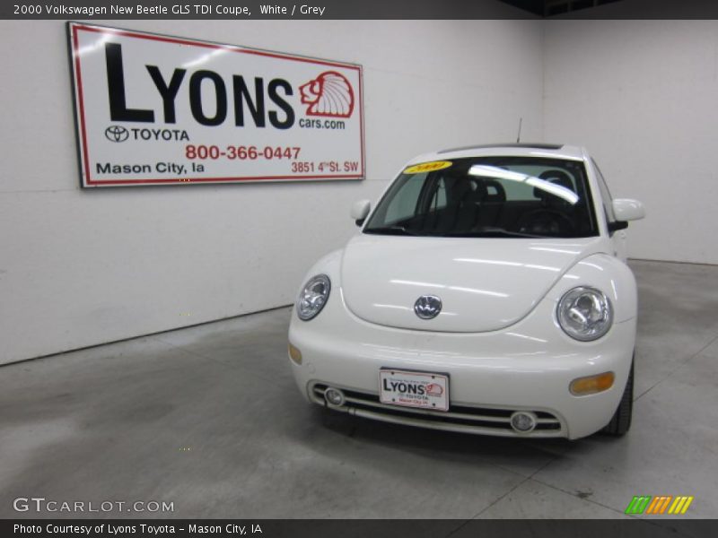 White / Grey 2000 Volkswagen New Beetle GLS TDI Coupe
