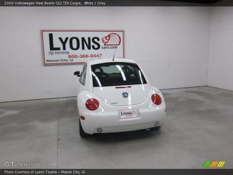 White / Grey 2000 Volkswagen New Beetle GLS TDI Coupe