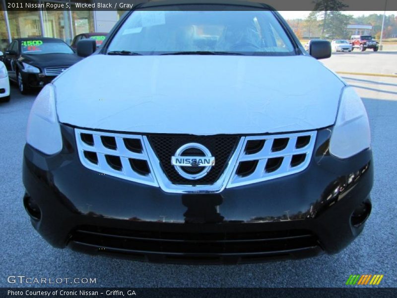 Wicked Black / Gray 2011 Nissan Rogue S