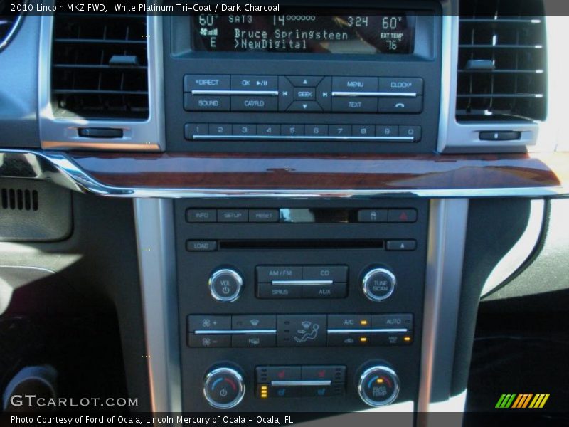 White Platinum Tri-Coat / Dark Charcoal 2010 Lincoln MKZ FWD