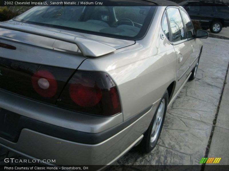 Sandrift Metallic / Medium Gray 2002 Chevrolet Impala LS
