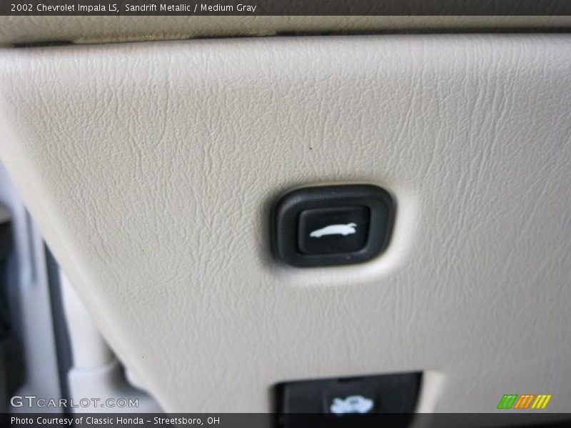 Sandrift Metallic / Medium Gray 2002 Chevrolet Impala LS