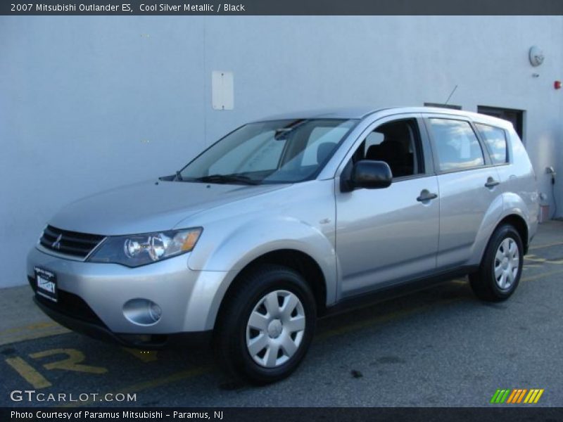 Cool Silver Metallic / Black 2007 Mitsubishi Outlander ES