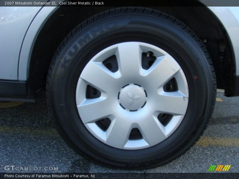 Cool Silver Metallic / Black 2007 Mitsubishi Outlander ES