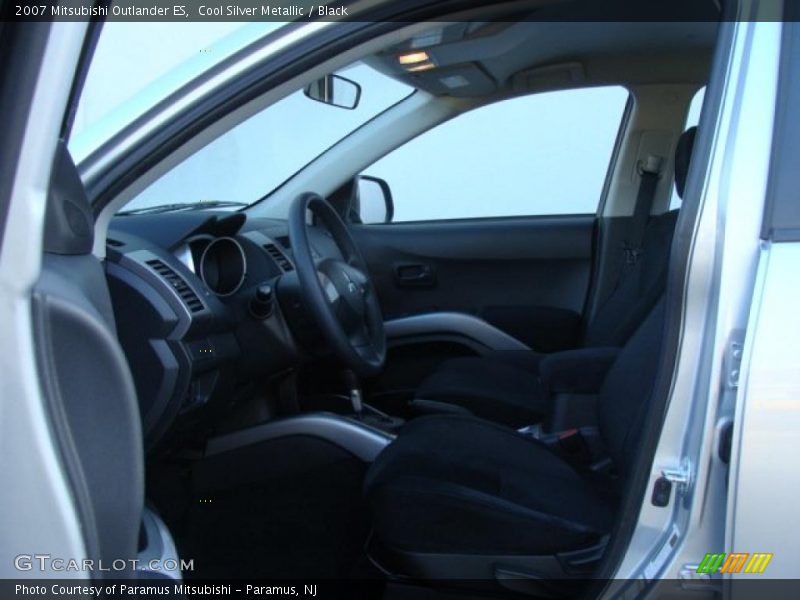 Cool Silver Metallic / Black 2007 Mitsubishi Outlander ES