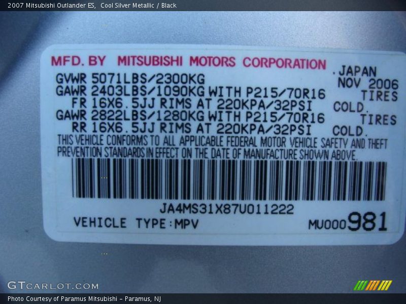Cool Silver Metallic / Black 2007 Mitsubishi Outlander ES