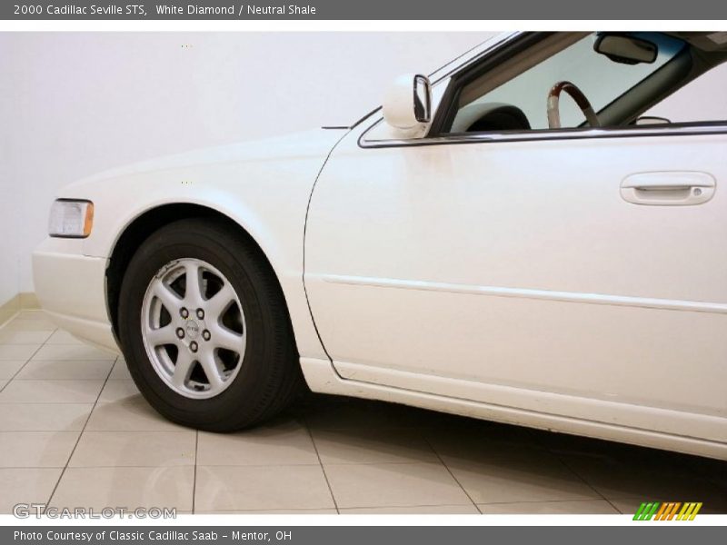 White Diamond / Neutral Shale 2000 Cadillac Seville STS