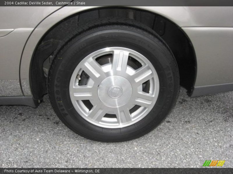 Cashmere / Shale 2004 Cadillac DeVille Sedan