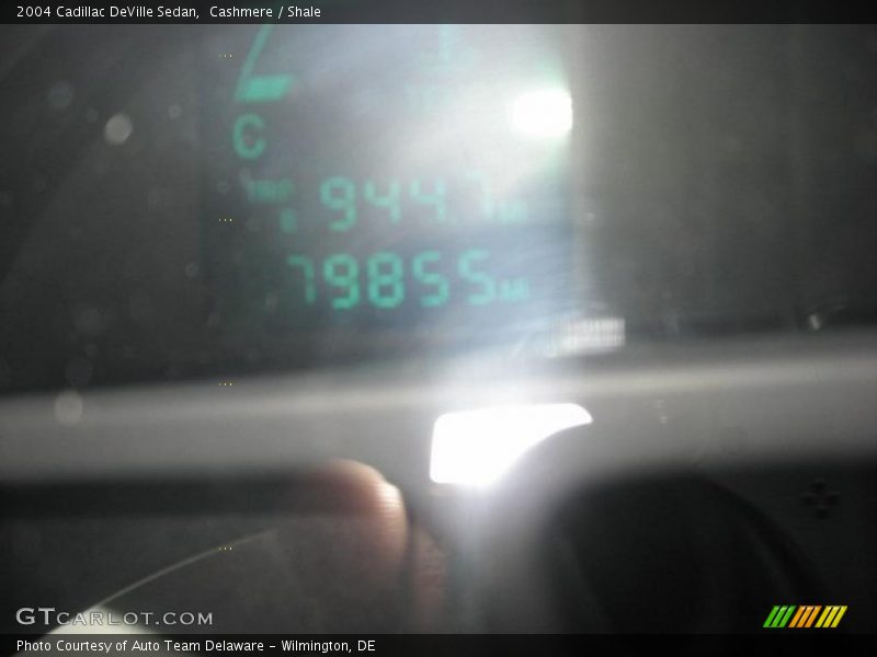 Cashmere / Shale 2004 Cadillac DeVille Sedan
